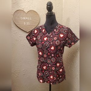Small heart scrub top